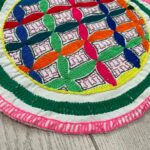 Shipibo vyšívaná ceremoniální dečka kulatá Flor deVida